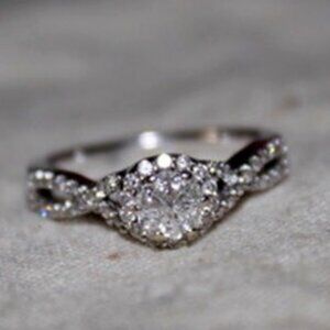 14 K white gold engagement ring